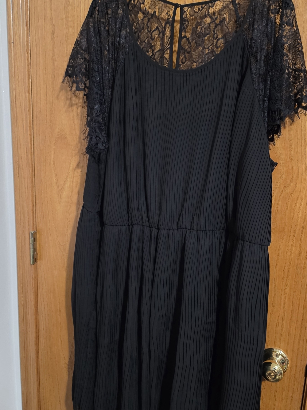 Modcloth Black Lace-Back Midi Dress